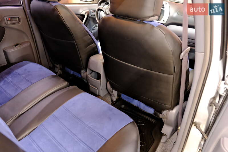 Позашляховик / Кросовер Toyota RAV4 2001 в Одесі