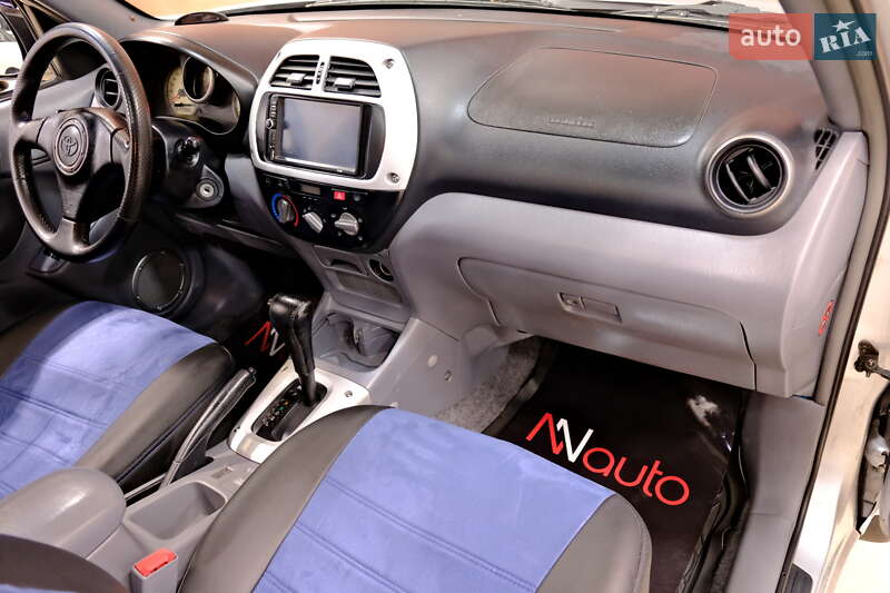 Позашляховик / Кросовер Toyota RAV4 2001 в Одесі