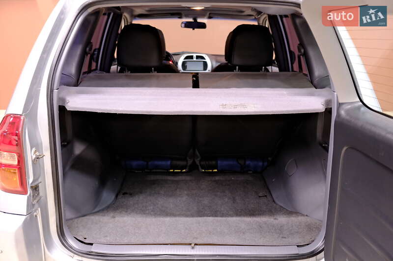 Позашляховик / Кросовер Toyota RAV4 2001 в Одесі