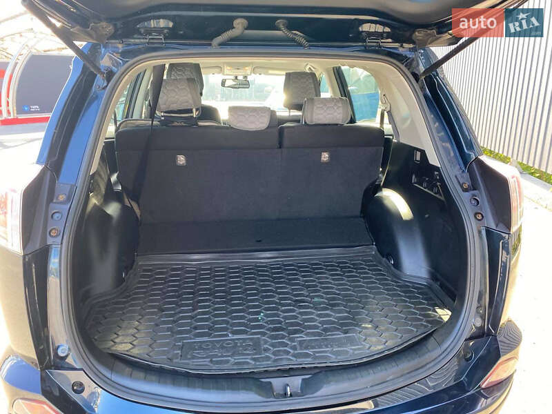 Внедорожник / Кроссовер Toyota RAV4 2017 в Полтаве фото 12 Внедорожник / Кроссовер Toyota RAV4 2017 в Полтаве