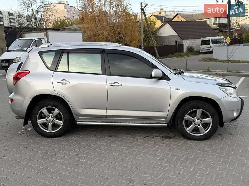 Внедорожник / Кроссовер Toyota RAV4 2006 в Борисполе