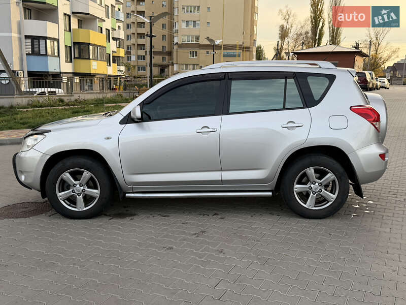 Внедорожник / Кроссовер Toyota RAV4 2006 в Борисполе