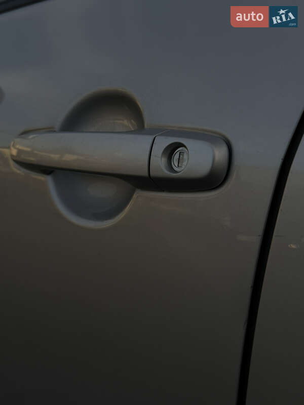 Внедорожник / Кроссовер Toyota RAV4 2006 в Борисполе