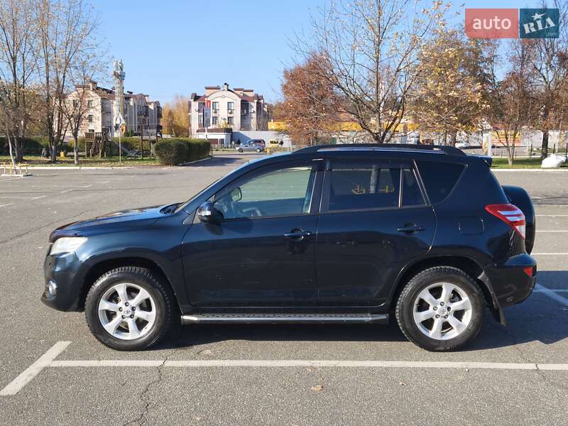 Позашляховик / Кросовер Toyota RAV4 2011 в Броварах