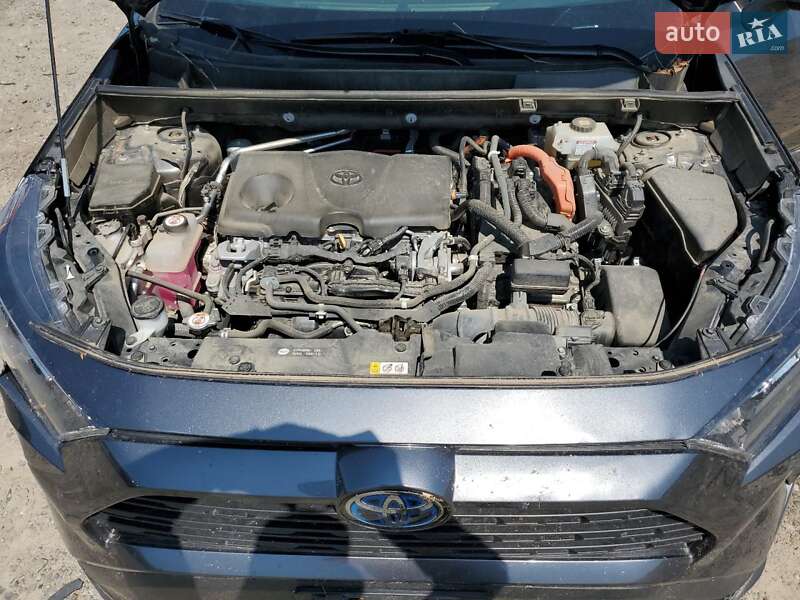 Внедорожник / Кроссовер Toyota RAV4 2020 в Киеве