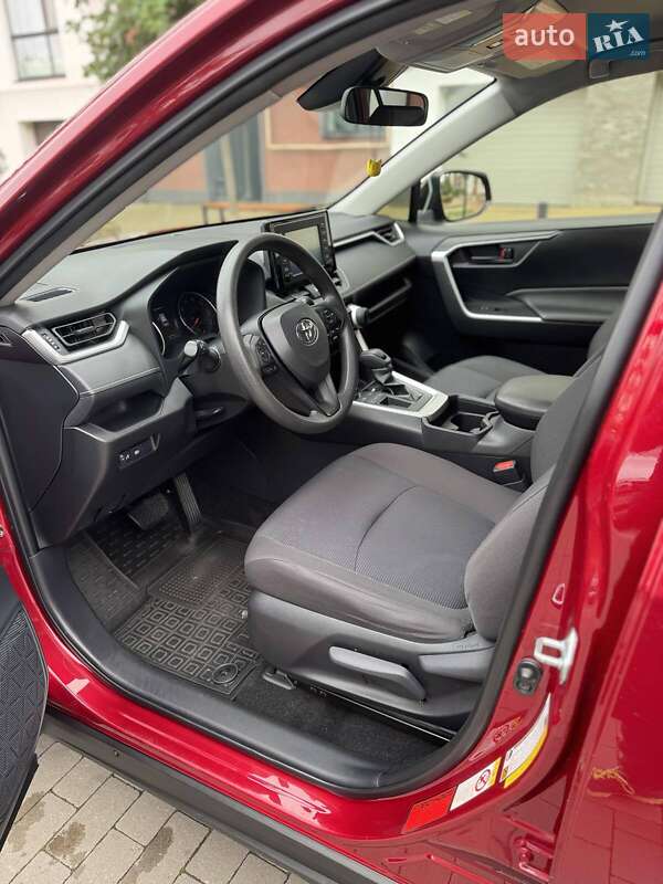Позашляховик / Кросовер Toyota RAV4 2018 в Києві фото 17 Позашляховик / Кросовер Toyota RAV4 2018 в Києві