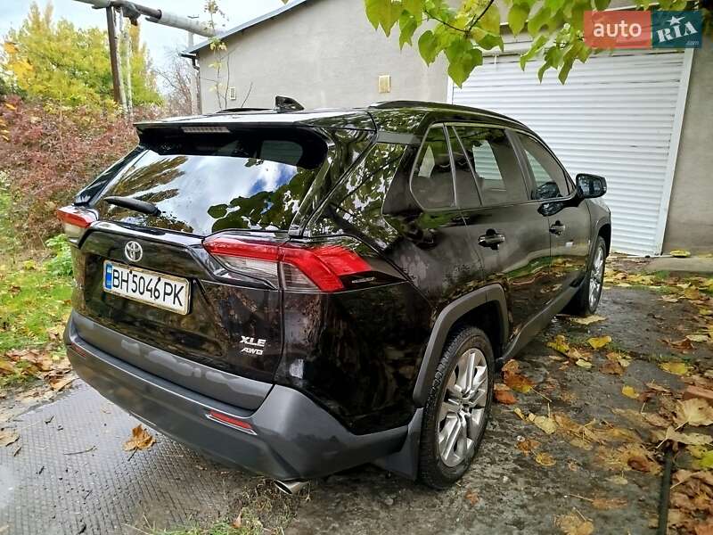 Позашляховик / Кросовер Toyota RAV4 2020 в Одесі