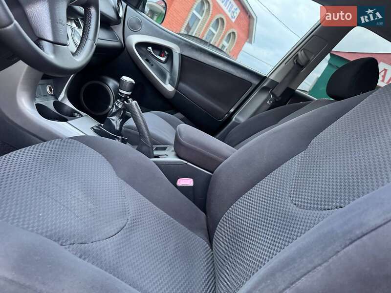 Внедорожник / Кроссовер Toyota RAV4 2009 в Ахтырке фото 18 Внедорожник / Кроссовер Toyota RAV4 2009 в Ахтырке