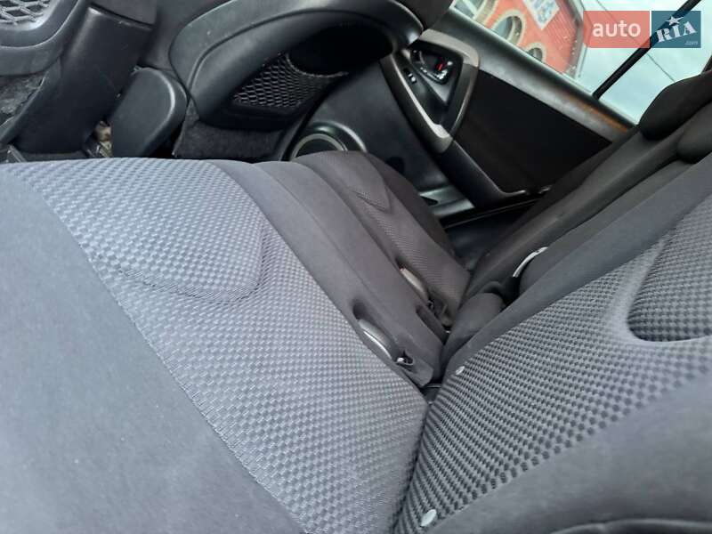 Внедорожник / Кроссовер Toyota RAV4 2009 в Ахтырке фото 24 Внедорожник / Кроссовер Toyota RAV4 2009 в Ахтырке