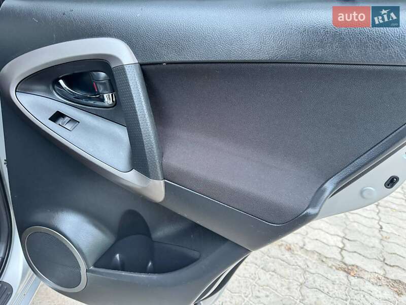 Внедорожник / Кроссовер Toyota RAV4 2009 в Ахтырке фото 25 Внедорожник / Кроссовер Toyota RAV4 2009 в Ахтырке