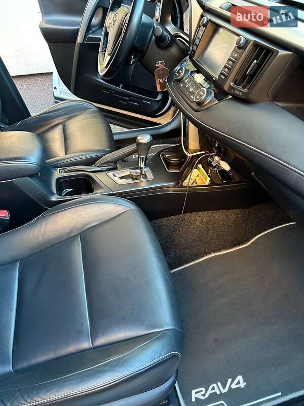 Внедорожник / Кроссовер Toyota RAV4 2017 в Киеве фото 32 Внедорожник / Кроссовер Toyota RAV4 2017 в Киеве