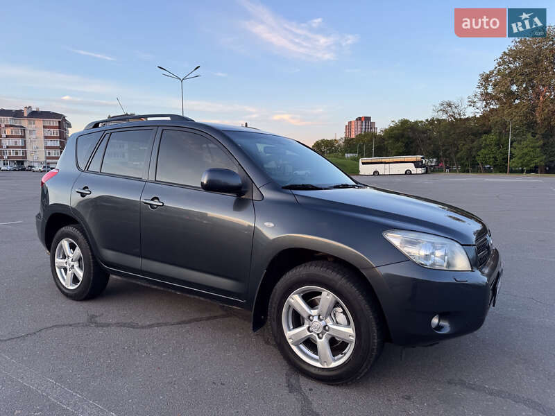 Внедорожник / Кроссовер Toyota RAV4 2006 в Киеве