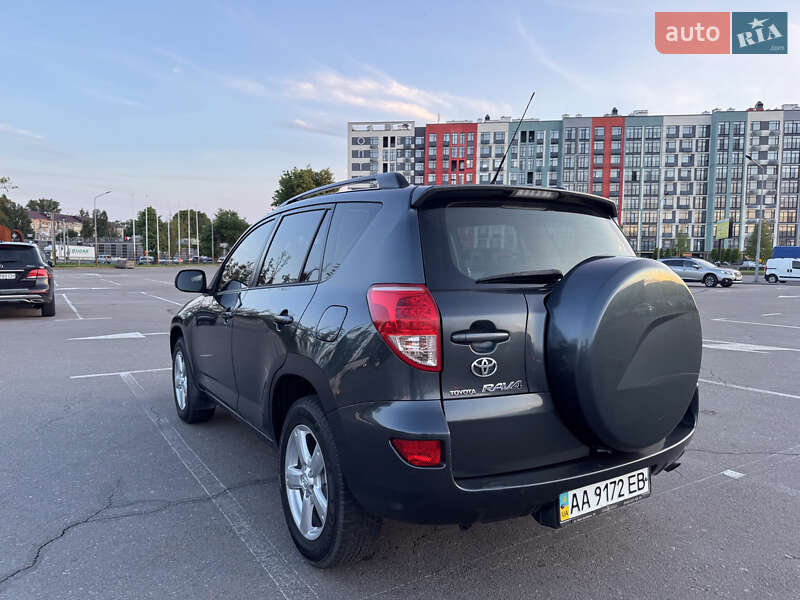 Внедорожник / Кроссовер Toyota RAV4 2006 в Киеве