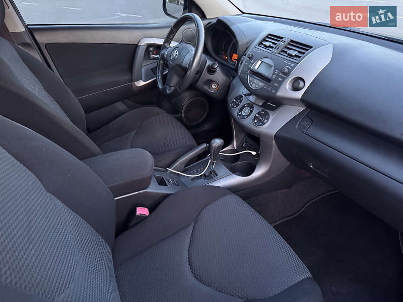 Внедорожник / Кроссовер Toyota RAV4 2006 в Киеве
