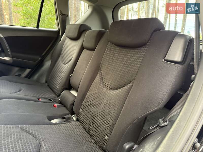 Внедорожник / Кроссовер Toyota RAV4 2007 в Киеве