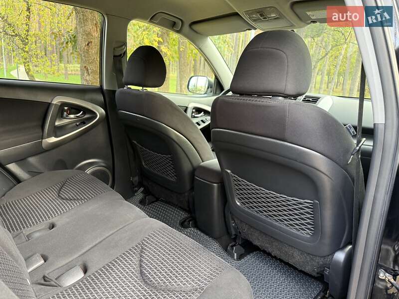 Внедорожник / Кроссовер Toyota RAV4 2007 в Киеве