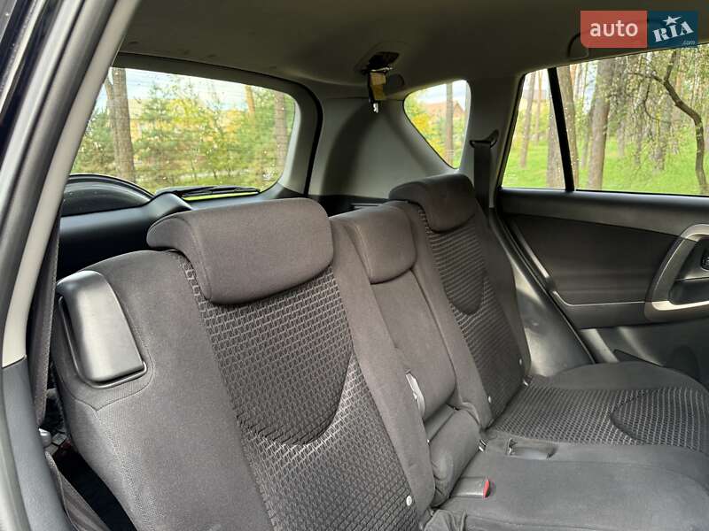 Внедорожник / Кроссовер Toyota RAV4 2007 в Киеве