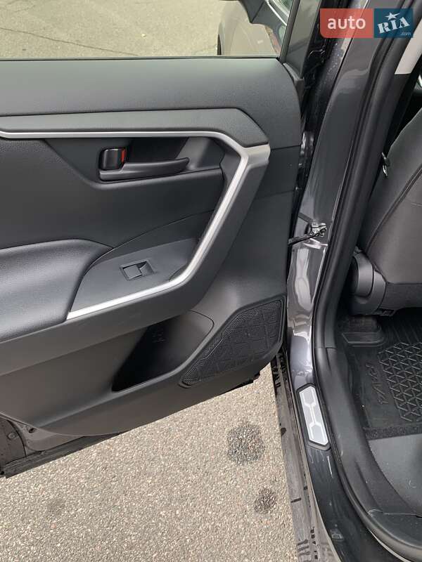 Внедорожник / Кроссовер Toyota RAV4 2020 в Киеве фото 10 Внедорожник / Кроссовер Toyota RAV4 2020 в Киеве