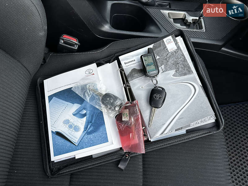 Внедорожник / Кроссовер Toyota RAV4 2013 в Кропивницком