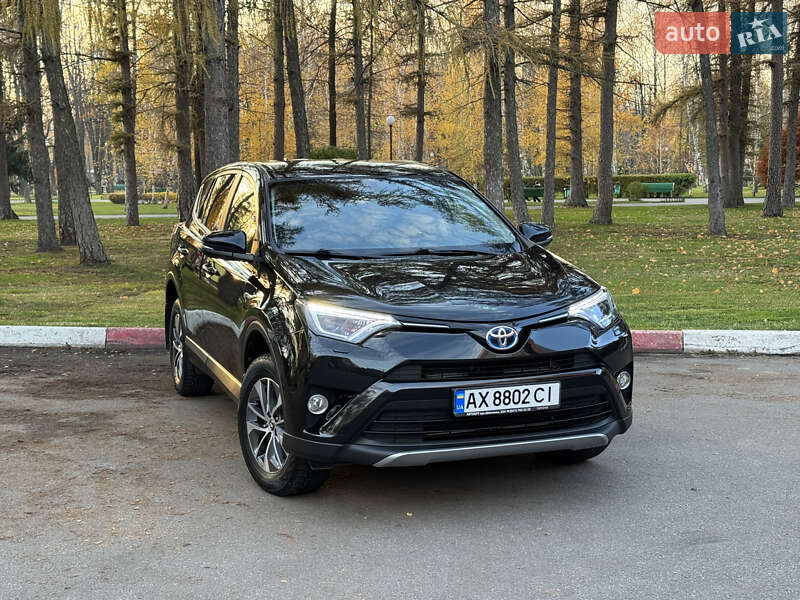 Внедорожник / Кроссовер Toyota RAV4 2017 в Харькове фото Внедорожник / Кроссовер Toyota RAV4 2017 в Харькове
