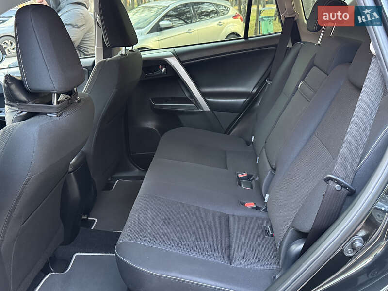 Внедорожник / Кроссовер Toyota RAV4 2017 в Харькове фото 11 Внедорожник / Кроссовер Toyota RAV4 2017 в Харькове