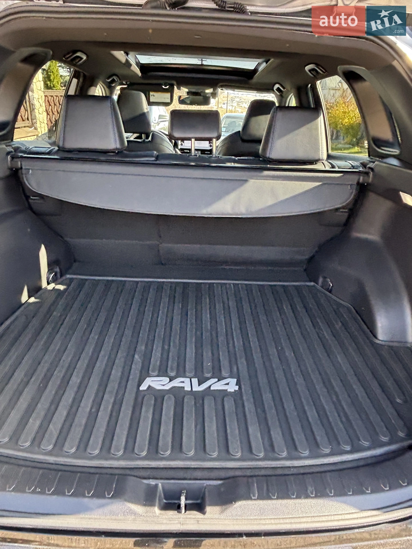 2022 Toyota RAV 4 - мініатюра 10