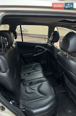 Позашляховик / Кросовер Toyota RAV4 2006 в Харкові