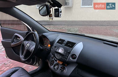 Позашляховик / Кросовер Toyota RAV4 2006 в Харкові
