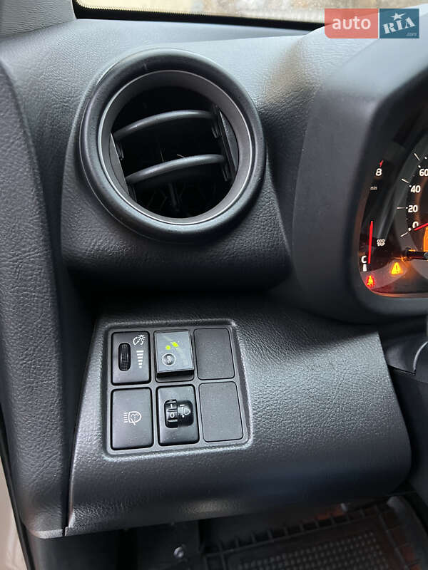 Внедорожник / Кроссовер Toyota RAV4 2006 в Харькове фото 13 Внедорожник / Кроссовер Toyota RAV4 2006 в Харькове