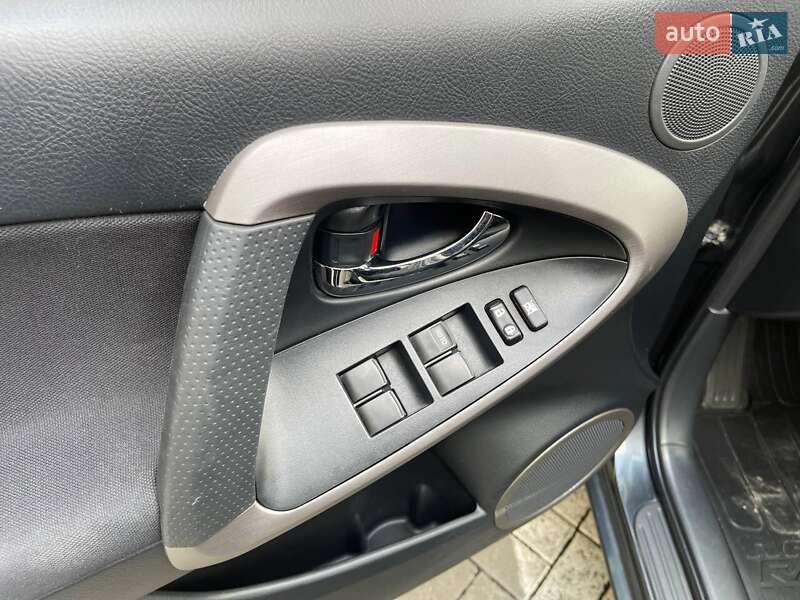 Внедорожник / Кроссовер Toyota RAV4 2008 в Киеве фото 8 Внедорожник / Кроссовер Toyota RAV4 2008 в Киеве