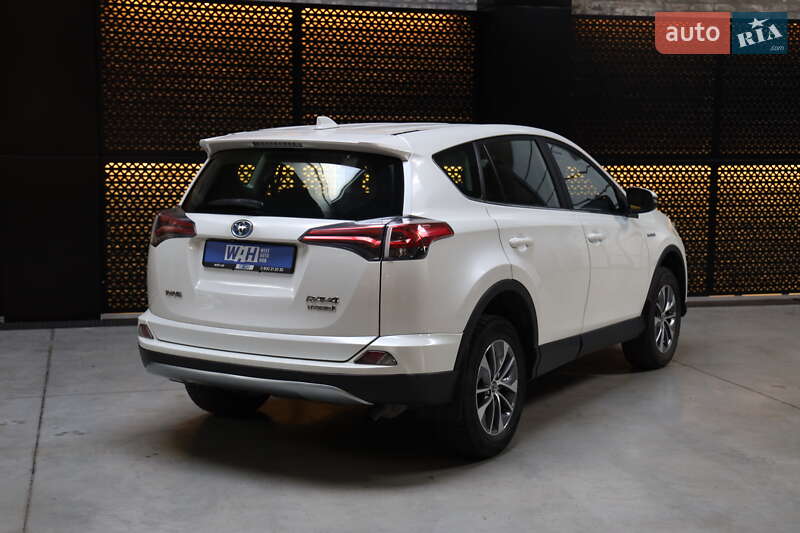 Внедорожник / Кроссовер Toyota RAV4 2017 в Луцке фото 6 Внедорожник / Кроссовер Toyota RAV4 2017 в Луцке