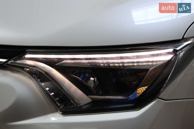 Внедорожник / Кроссовер Toyota RAV4 2017 в Луцке фото 8 Внедорожник / Кроссовер Toyota RAV4 2017 в Луцке