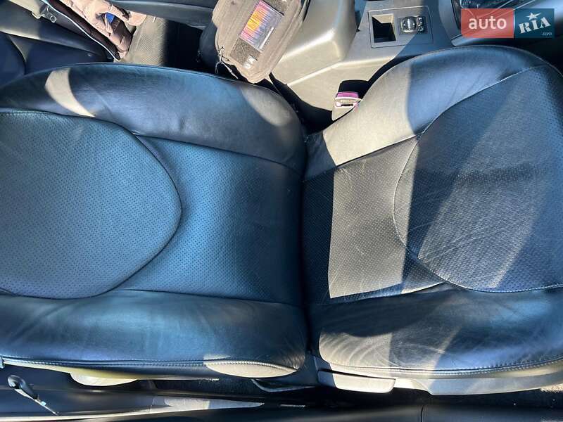 Позашляховик / Кросовер Toyota RAV4 2006 в Новояворівську