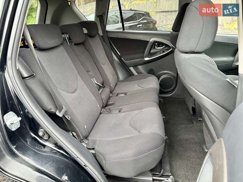 Внедорожник / Кроссовер Toyota RAV4 2010 в Харькове