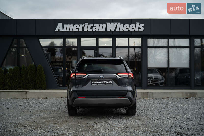 Внедорожник / Кроссовер Toyota RAV4 2019 в Черновцах