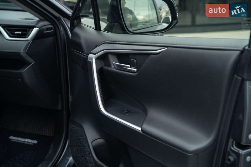 Внедорожник / Кроссовер Toyota RAV4 2019 в Черновцах