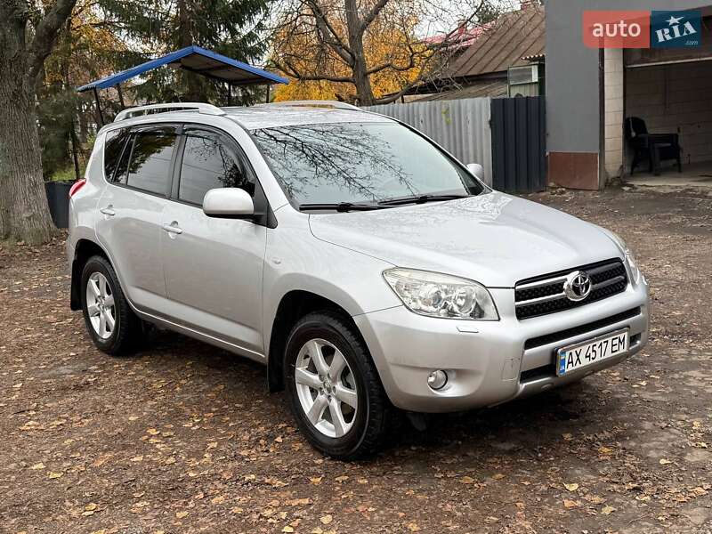 Внедорожник / Кроссовер Toyota RAV4 2008 в Харькове