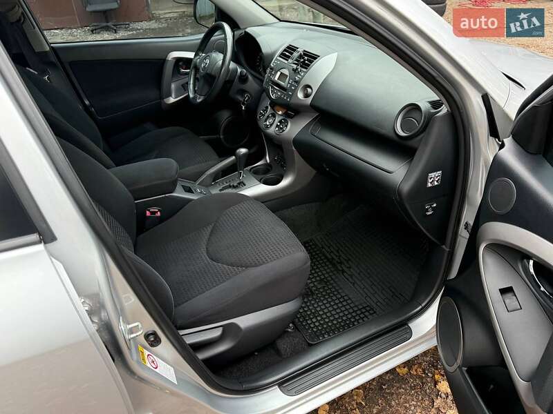 Внедорожник / Кроссовер Toyota RAV4 2008 в Харькове