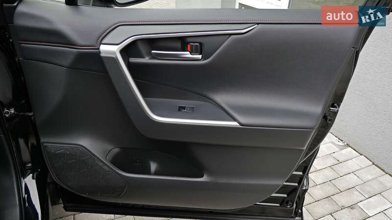 Позашляховик / Кросовер Toyota RAV4 2020 в Львові