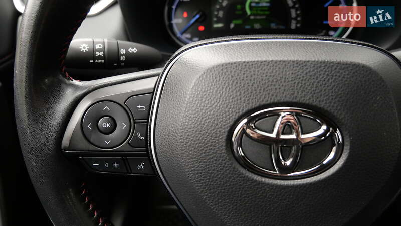 Позашляховик / Кросовер Toyota RAV4 2020 в Львові