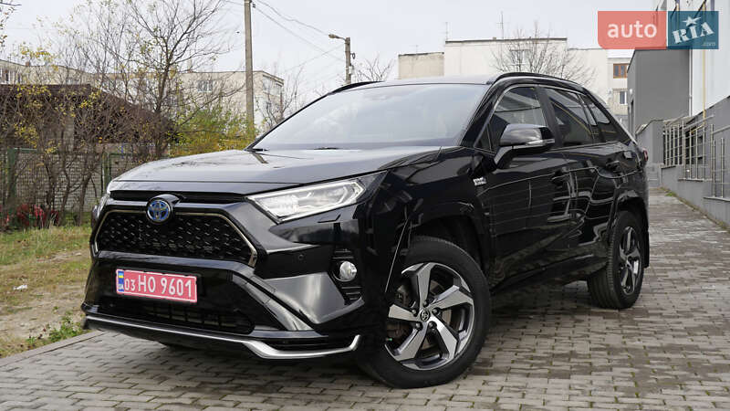 Позашляховик / Кросовер Toyota RAV4 2020 в Львові
