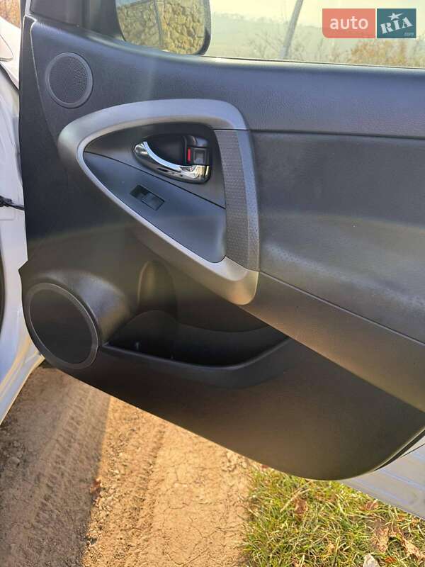 Внедорожник / Кроссовер Toyota RAV4 2011 в Киеве фото 11 Внедорожник / Кроссовер Toyota RAV4 2011 в Киеве