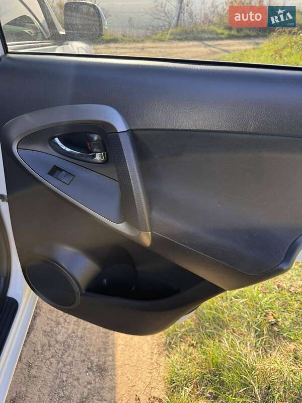 Внедорожник / Кроссовер Toyota RAV4 2011 в Киеве фото 13 Внедорожник / Кроссовер Toyota RAV4 2011 в Киеве