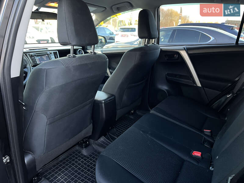 Позашляховик / Кросовер Toyota RAV4 2015 в Львові