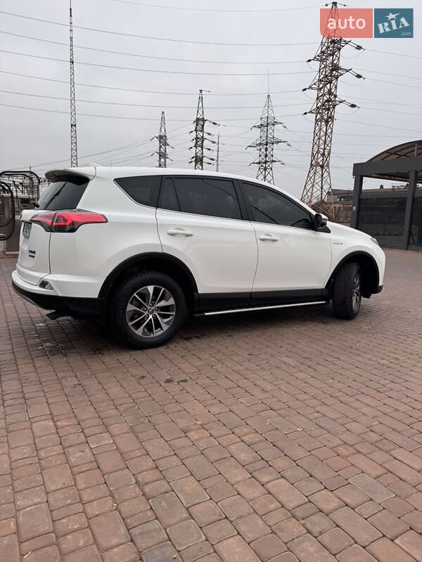 Позашляховик / Кросовер Toyota RAV4 2018 в Кривому Розі