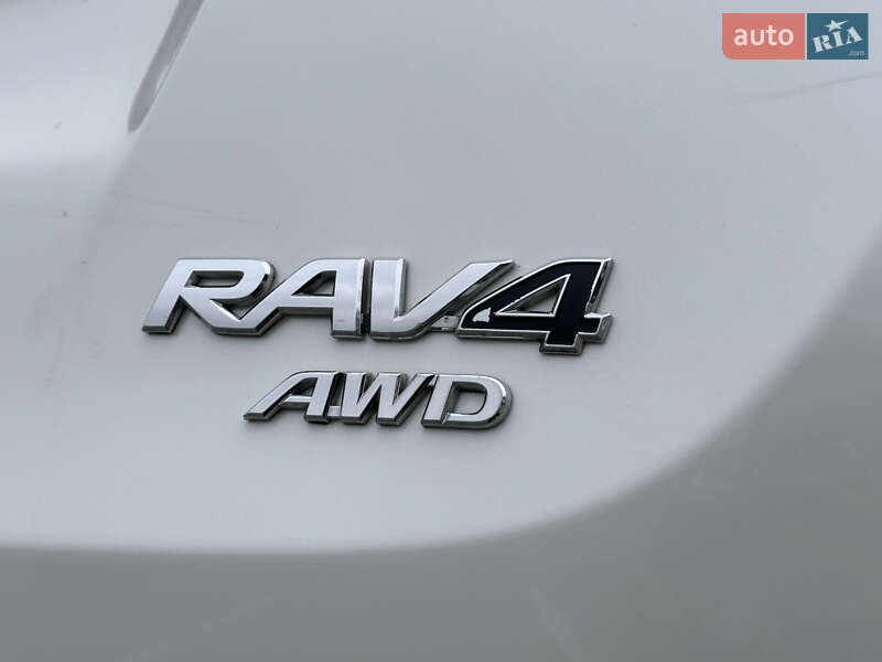 Позашляховик / Кросовер Toyota RAV4 2015 в Одесі