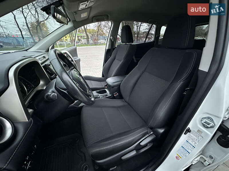 Позашляховик / Кросовер Toyota RAV4 2015 в Одесі