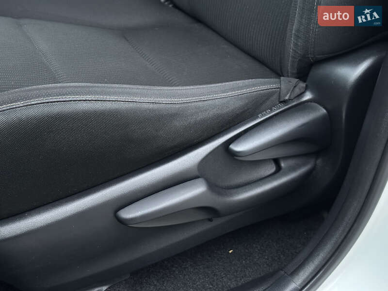 Позашляховик / Кросовер Toyota RAV4 2015 в Одесі