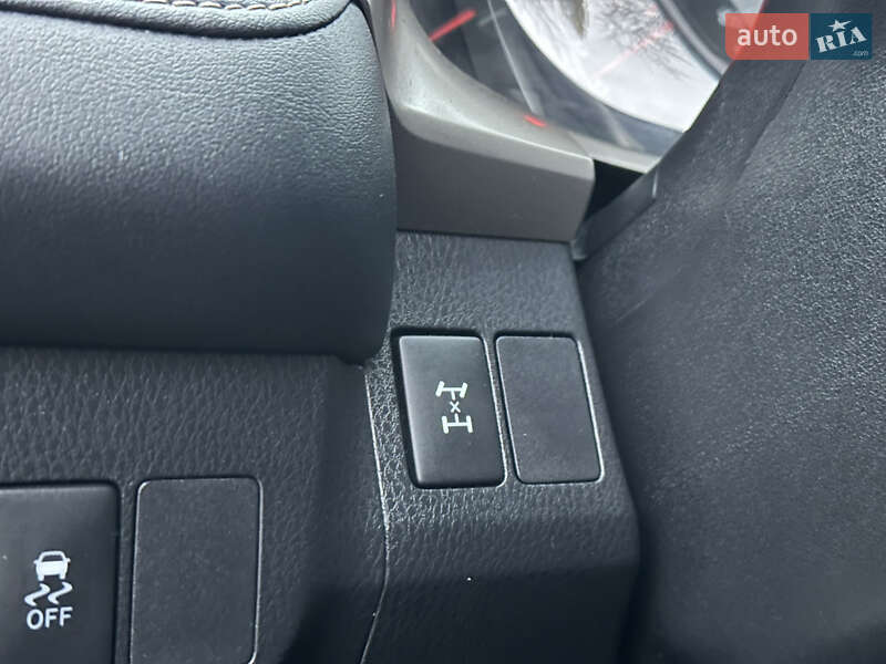 Позашляховик / Кросовер Toyota RAV4 2015 в Одесі