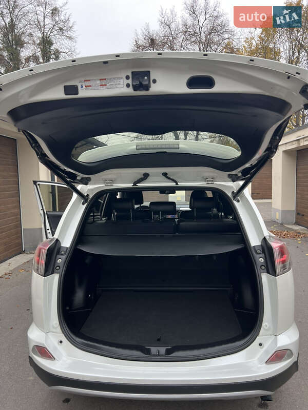 Внедорожник / Кроссовер Toyota RAV4 2017 в Виннице фото 41 Внедорожник / Кроссовер Toyota RAV4 2017 в Виннице